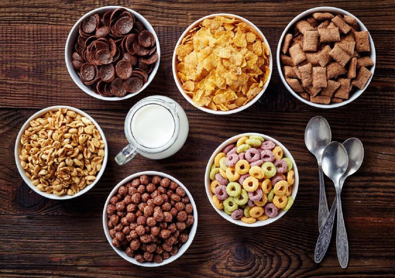 فندق فوسفورين اسطنبول المظهر الخارجي الصورة Various breakfast cereals