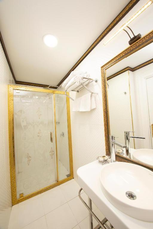 فندق فوسفورين اسطنبول المظهر الخارجي الصورة Bathroom