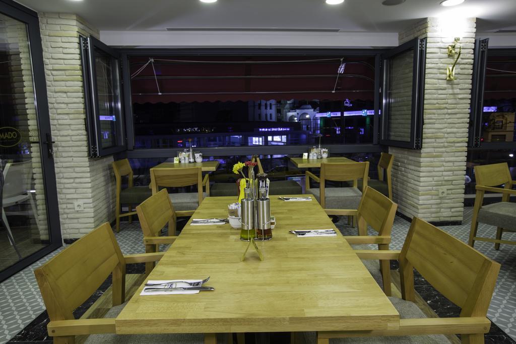 فندق فوسفورين اسطنبول المظهر الخارجي الصورة Restaurant in Yerevan