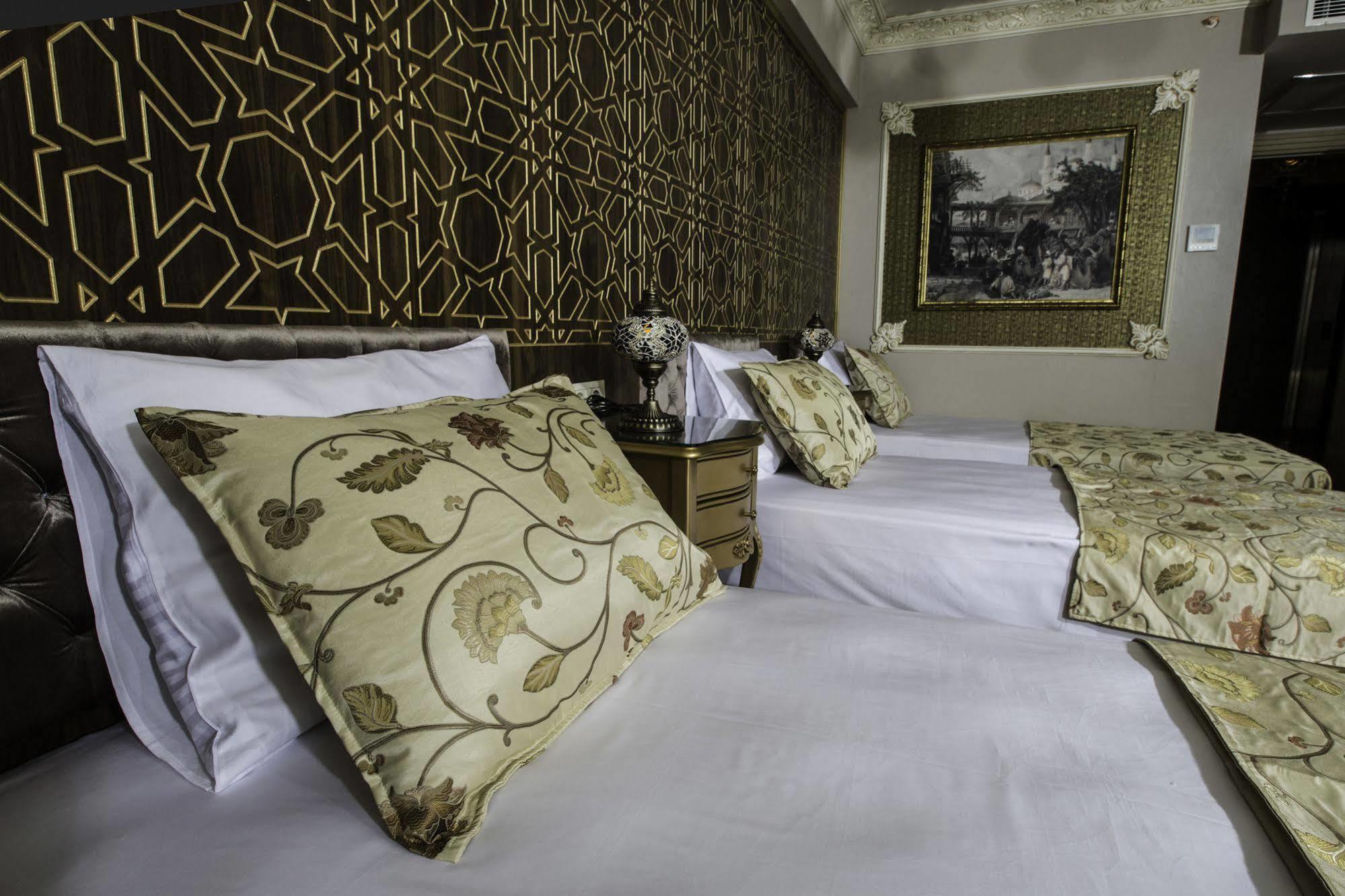 فندق فوسفورين اسطنبول المظهر الخارجي الصورة A room at the hotel