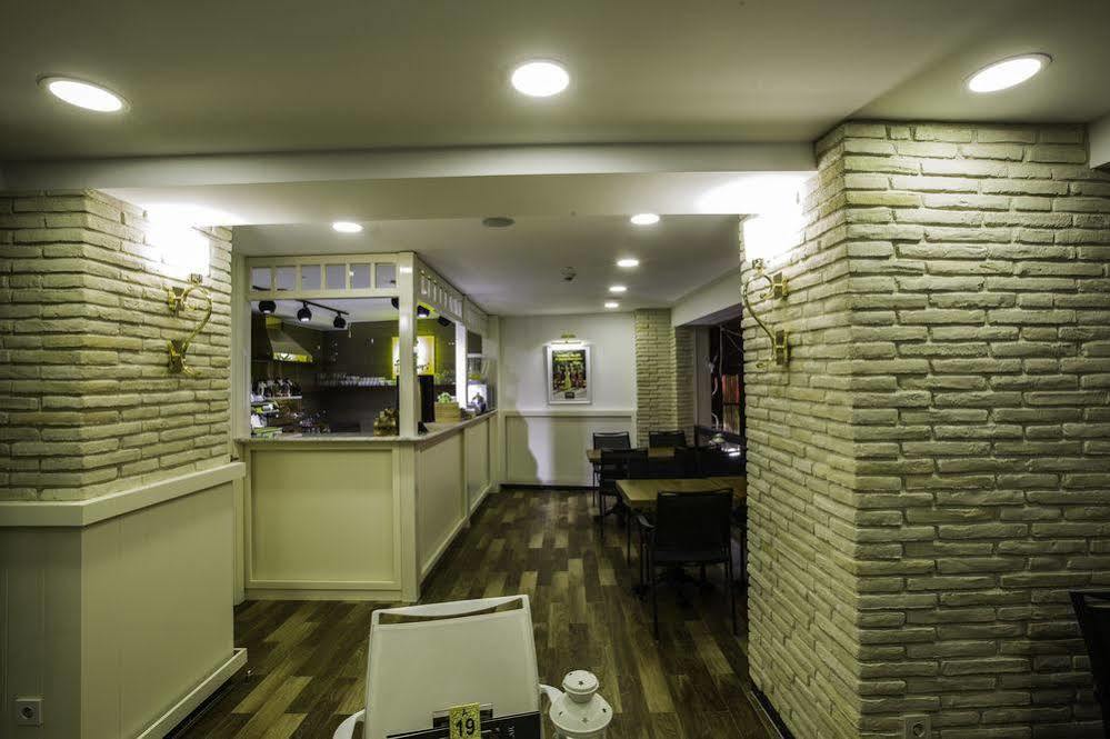 فندق فوسفورين اسطنبول المظهر الخارجي الصورة Interior of the restaurant